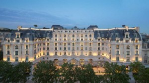 vue-exterieure-peninsula-hotel-paris